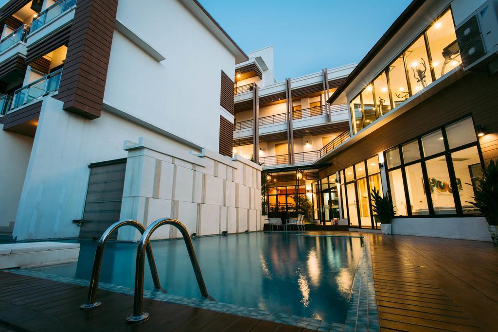 Mamaison Hotel Бурірам Екстер'єр фото