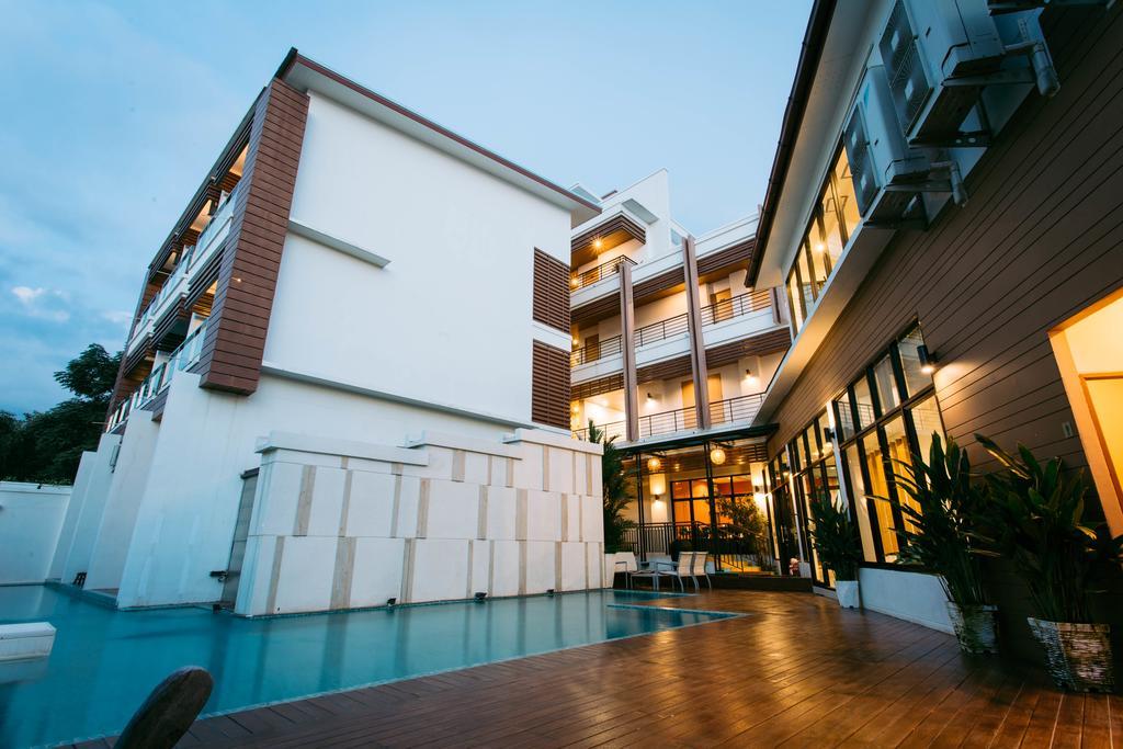 Mamaison Hotel Бурірам Екстер'єр фото